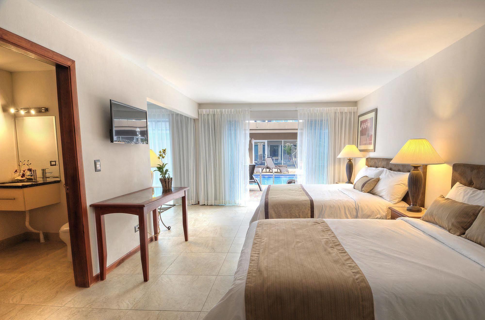 Beachfront Hotel Tramonto Jacó Екстериор снимка